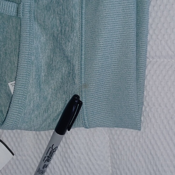 NWT Offline by Aerie Hugger Sports Bra - Picture 5 of 5